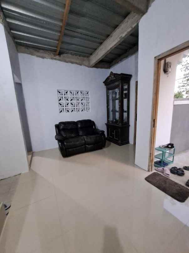 dijual rumah hook 2 lantai tamanalamanda bekasi