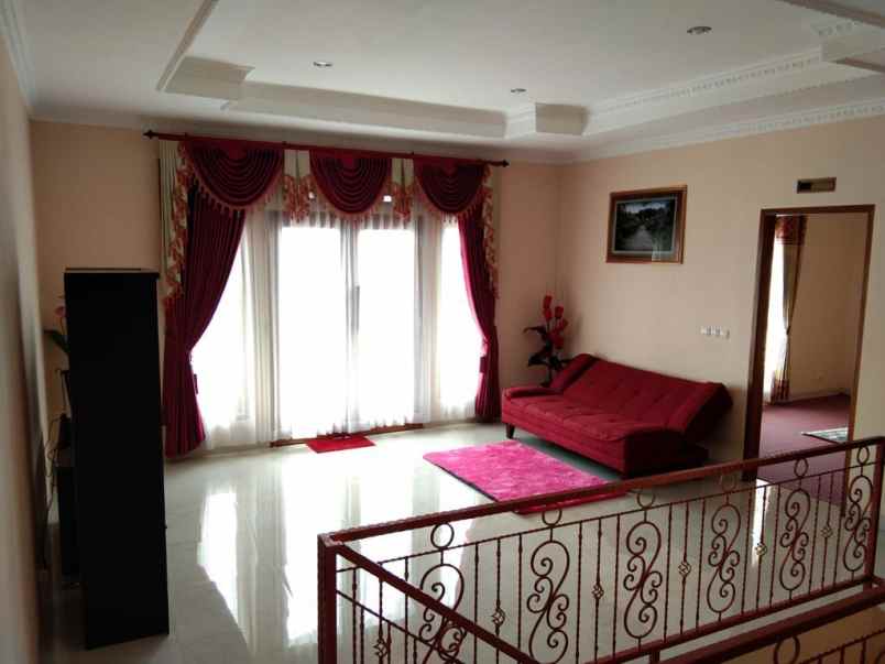 dijual rumah jalan budi luhur