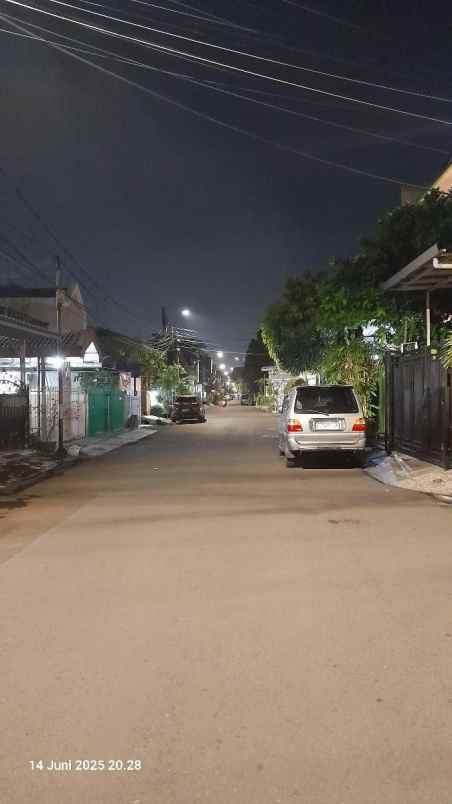 dijual rumah jalan gading elok utara