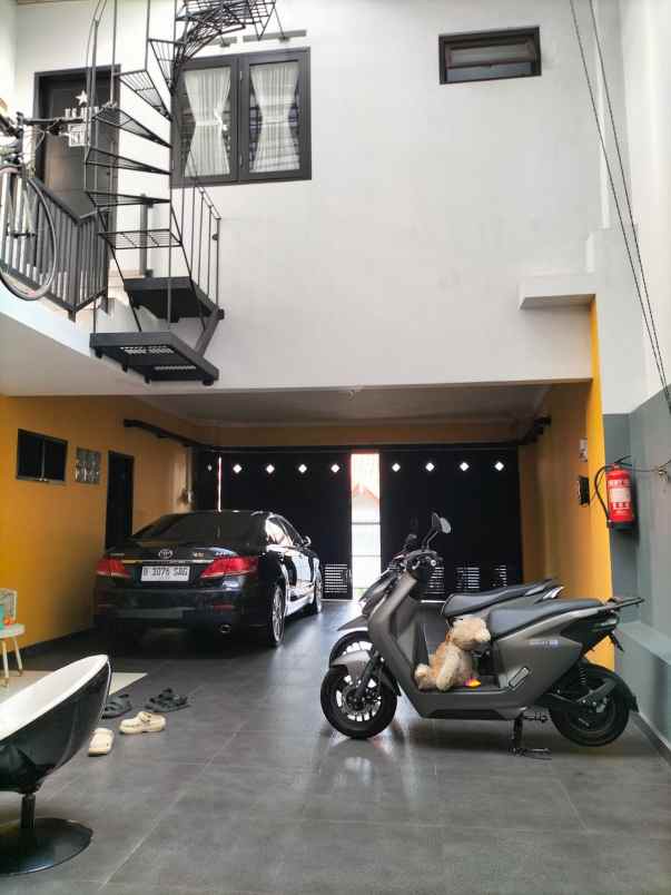 dijual rumah jalan gegerkalong tonggoh