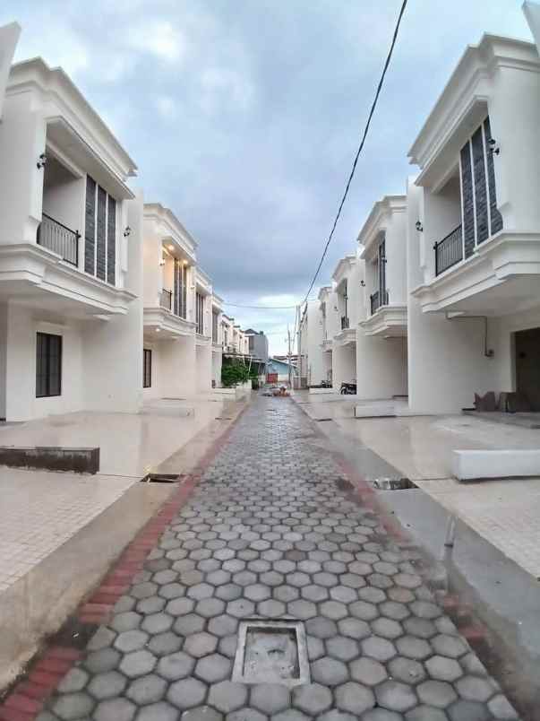 dijual rumah jalan kemang raden saleh depok