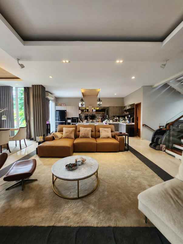 dijual rumah jalan kemang raya jakarta