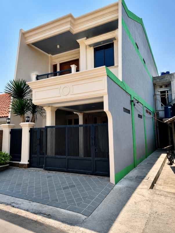 dijual rumah jalan kesadaran no 26