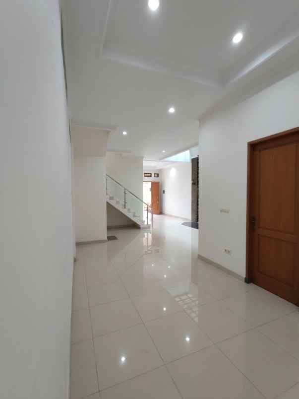 dijual rumah jalan kesadaran no 26