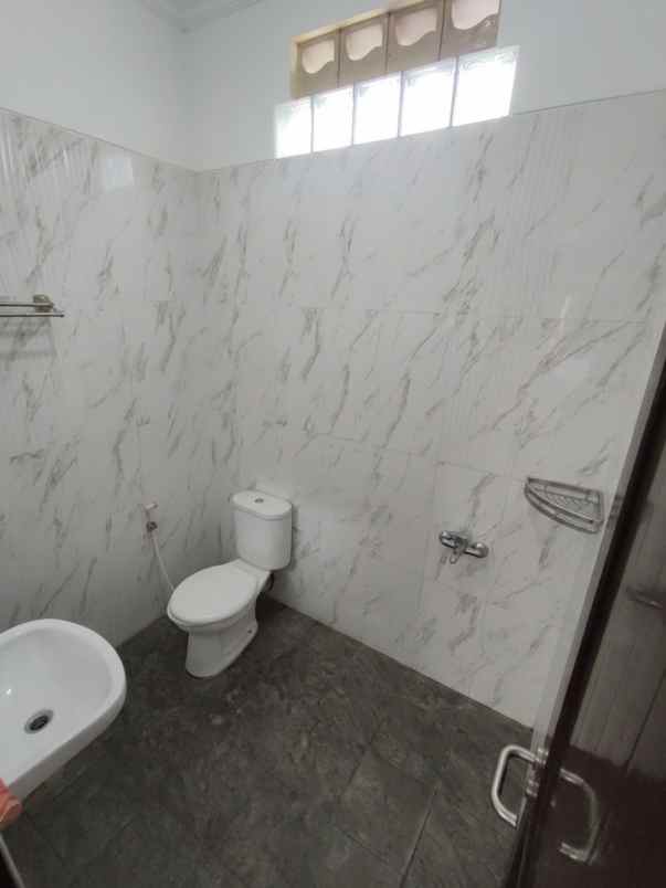 dijual rumah jalan kesadaran no 26