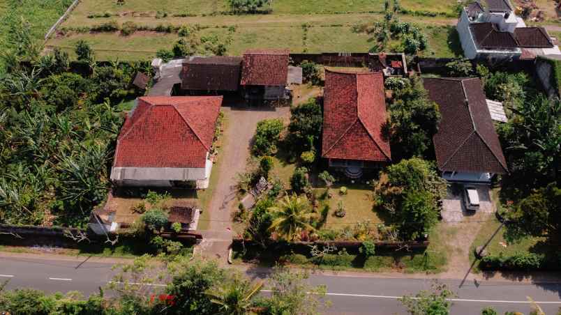 dijual rumah jalan matahari no 9