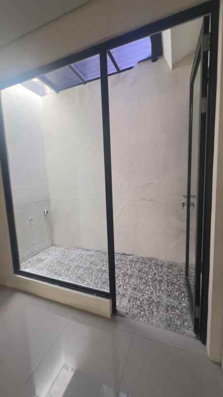 dijual rumah jalan north west hill
