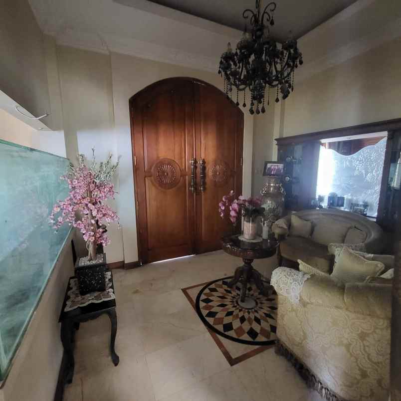 dijual rumah jalan pemuda raya