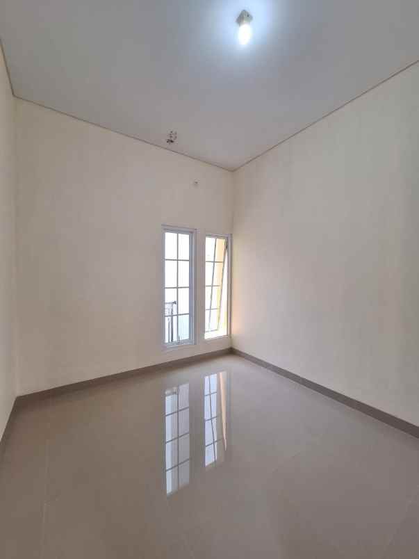 dijual rumah jalan raya abdul gani 2