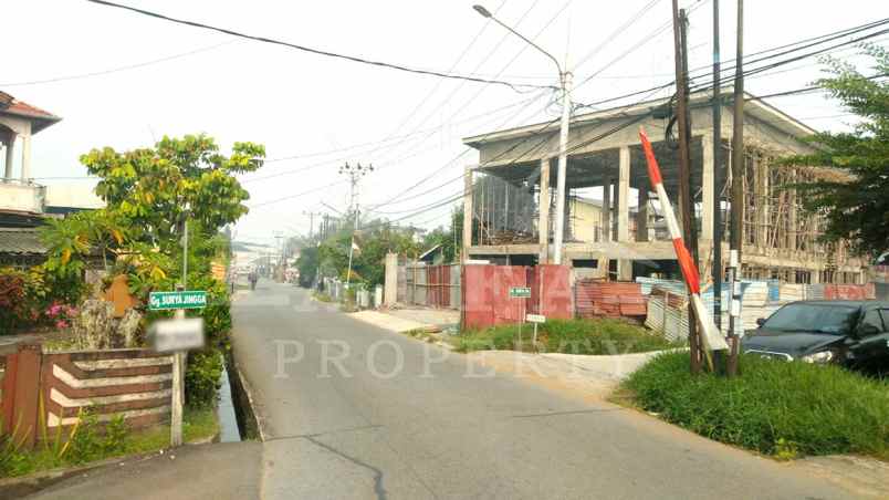dijual rumah jalan surya