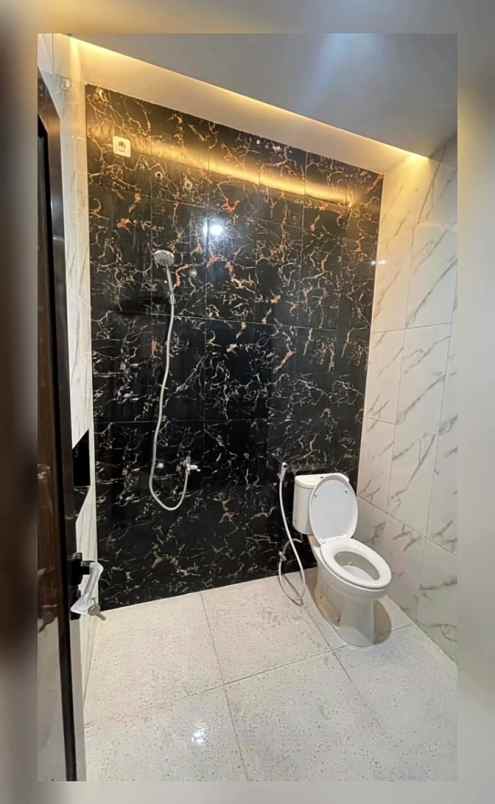 dijual rumah jatinegara kaum rawamangun