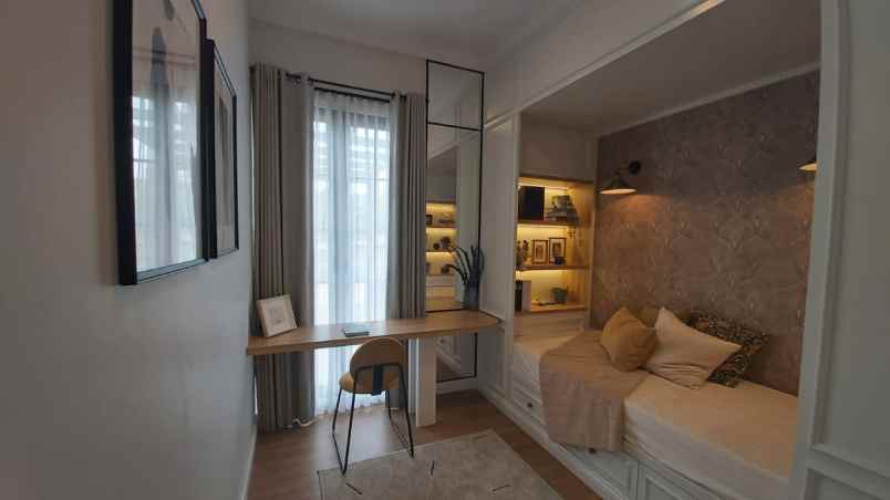 dijual rumah jl boulevard grand duta city