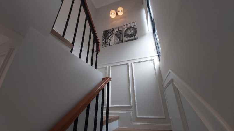 dijual rumah jl boulevard grand duta city