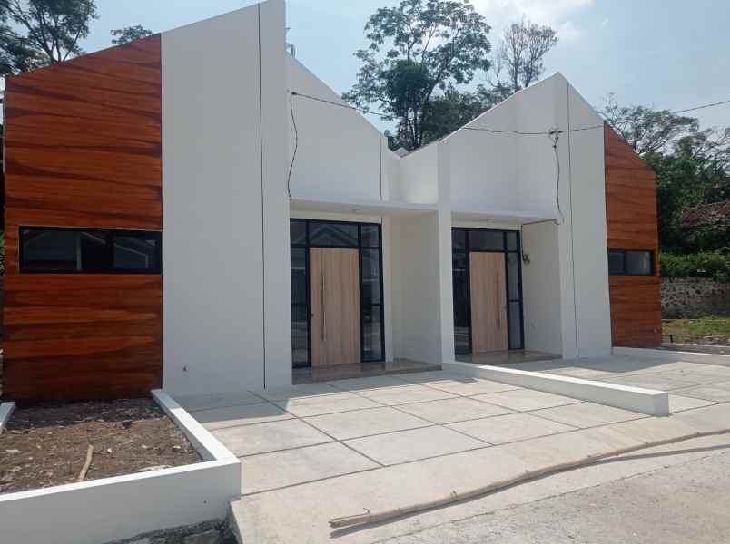 dijual rumah jl citeureup sindangpanon