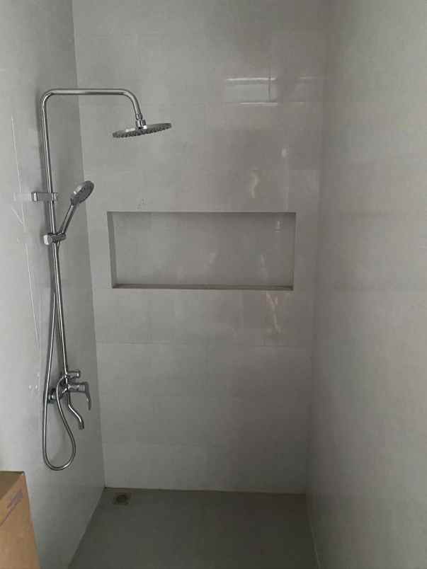 dijual rumah jl ciwaruga bandung