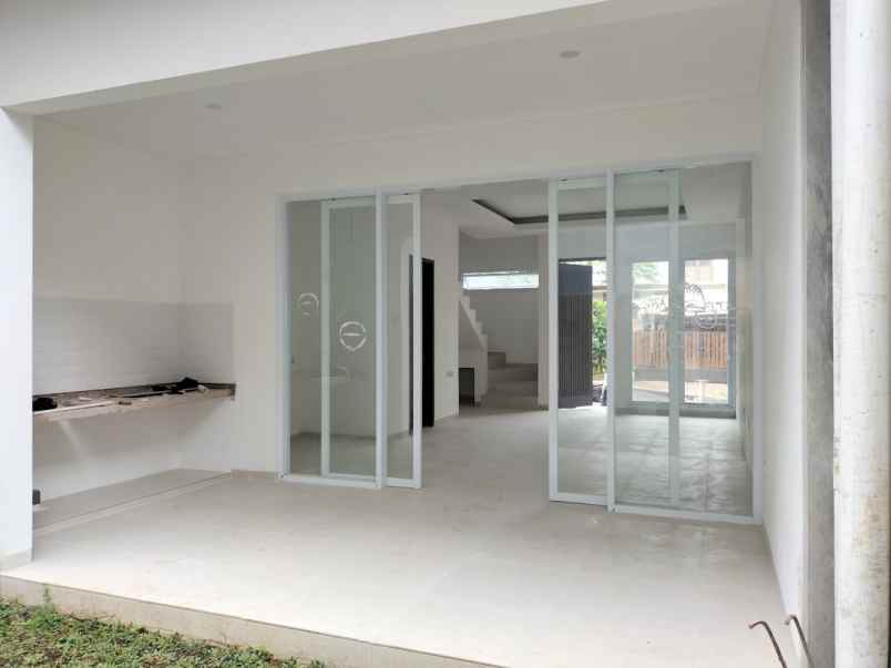 dijual rumah jl ciwaruga bandung