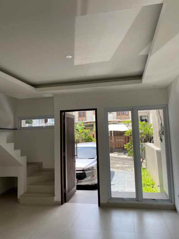 dijual rumah jl ciwaruga bandung