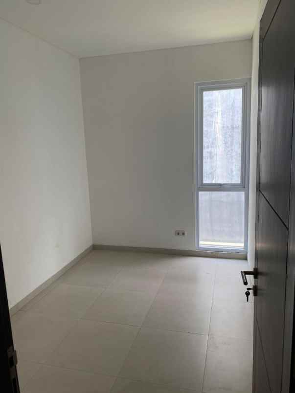 dijual rumah jl ciwaruga bandung