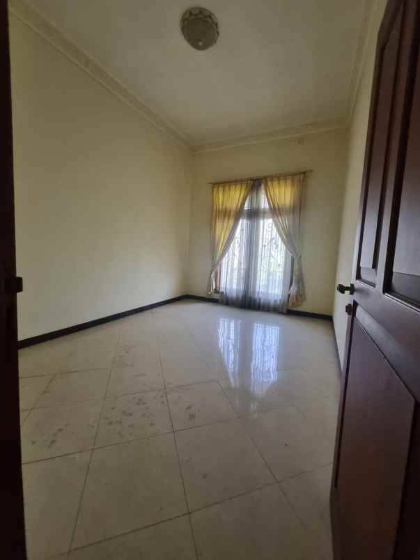 dijual rumah jl kasuari raya kranggan