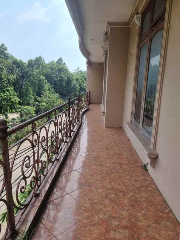 dijual rumah jl kasuari raya kranggan