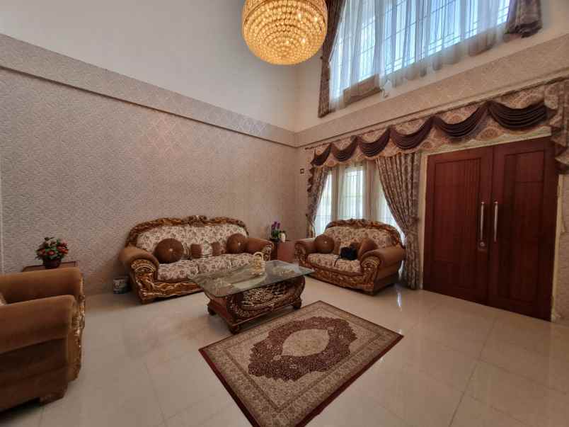 dijual rumah jl nakula