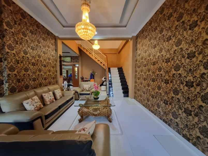 dijual rumah jl nakula