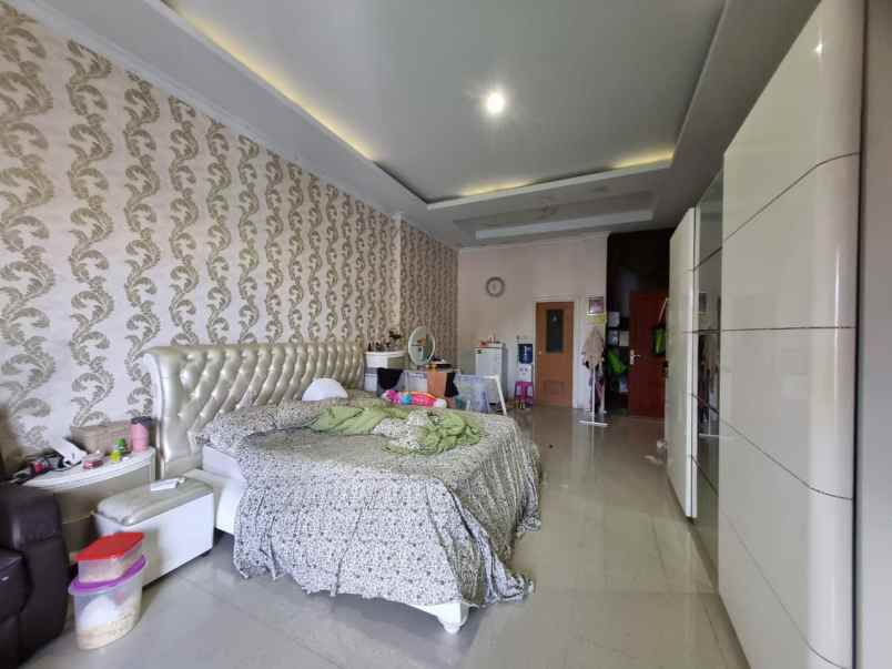 dijual rumah jl nakula