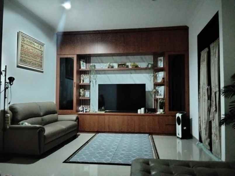 dijual rumah jl pemuda rawamangun