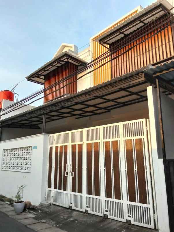 dijual rumah jl pemuda rawamangun