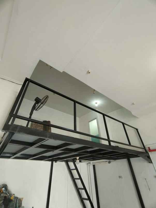 dijual rumah jl raya kaliabang tengah