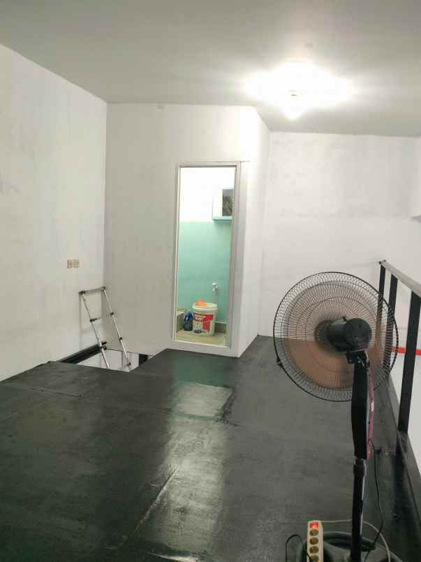 dijual rumah jl raya kaliabang tengah