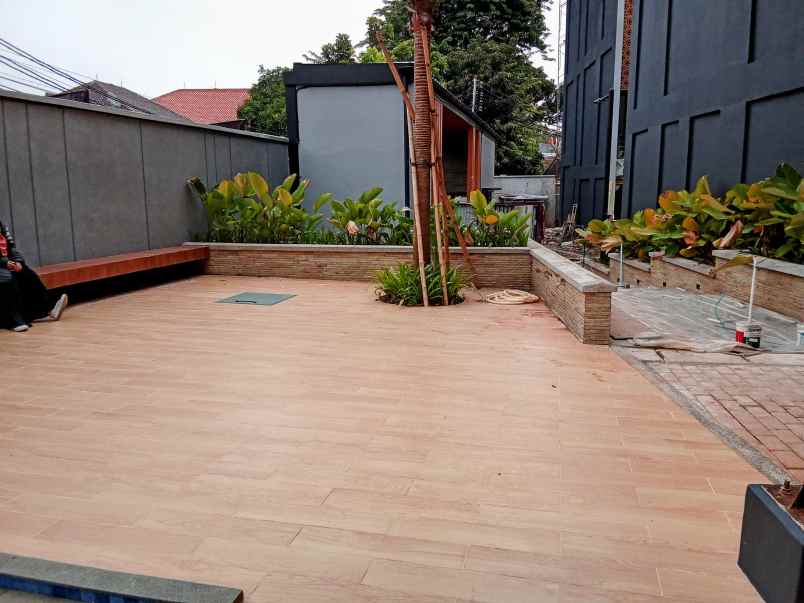 dijual rumah jl raya kebayoran lama