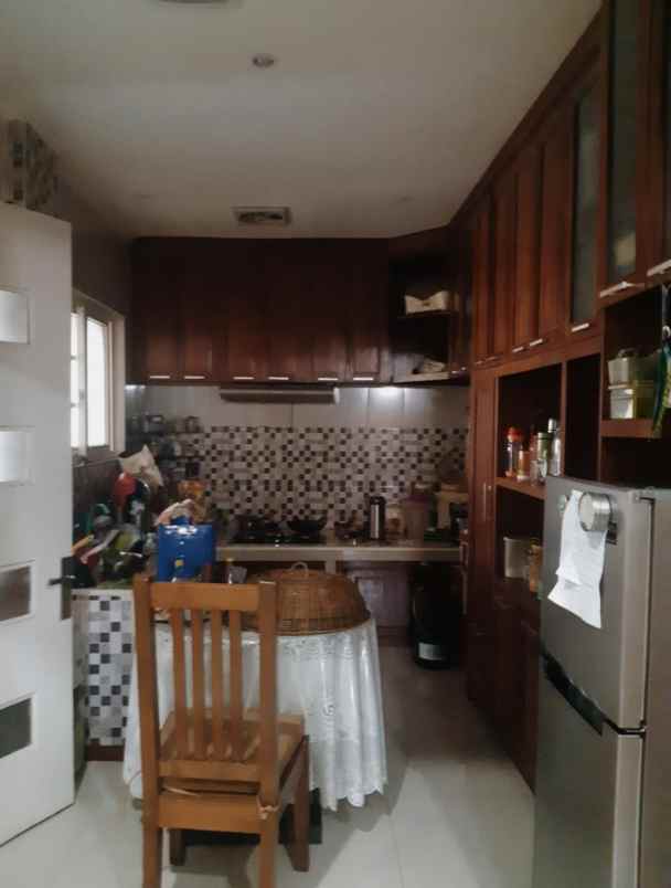dijual rumah jl raya meruyung limo
