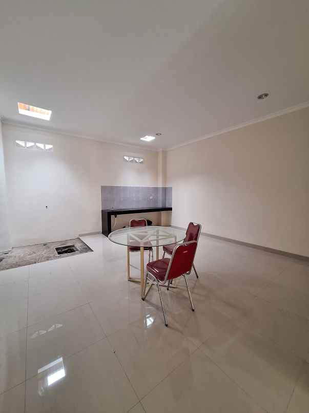 dijual rumah jl raya siliwangi pamulang