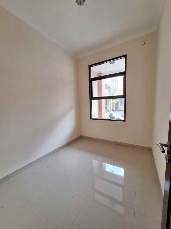 dijual rumah jl raya siliwangi pamulang