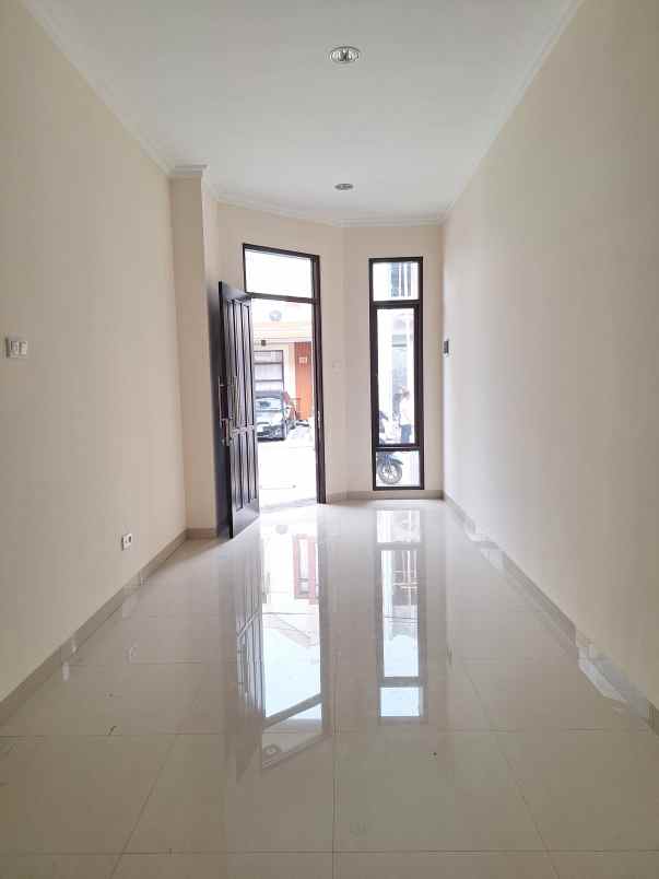 dijual rumah jl raya siliwangi pamulang