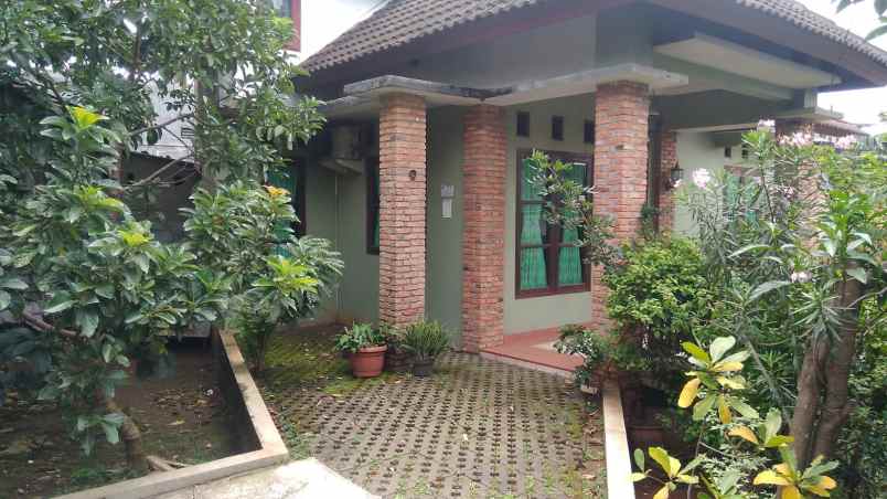 dijual rumah jl raya srengseng