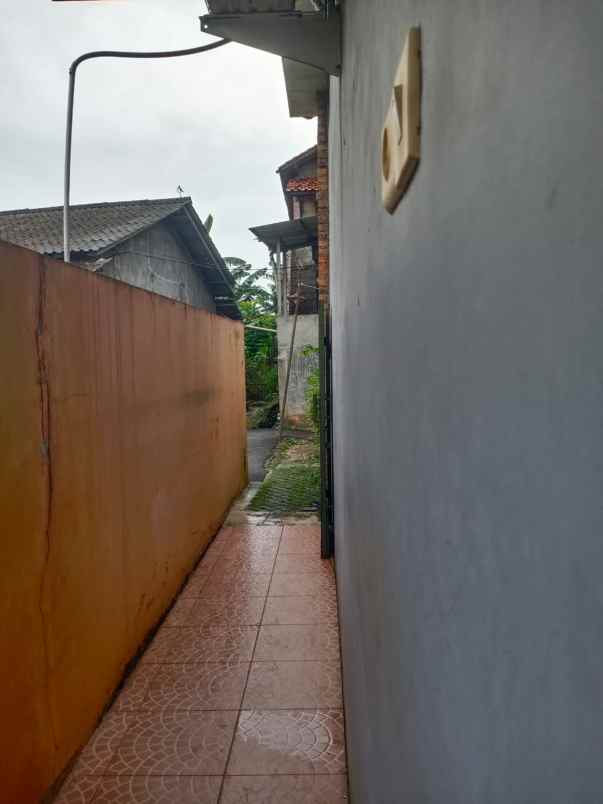 dijual rumah jl raya srengseng