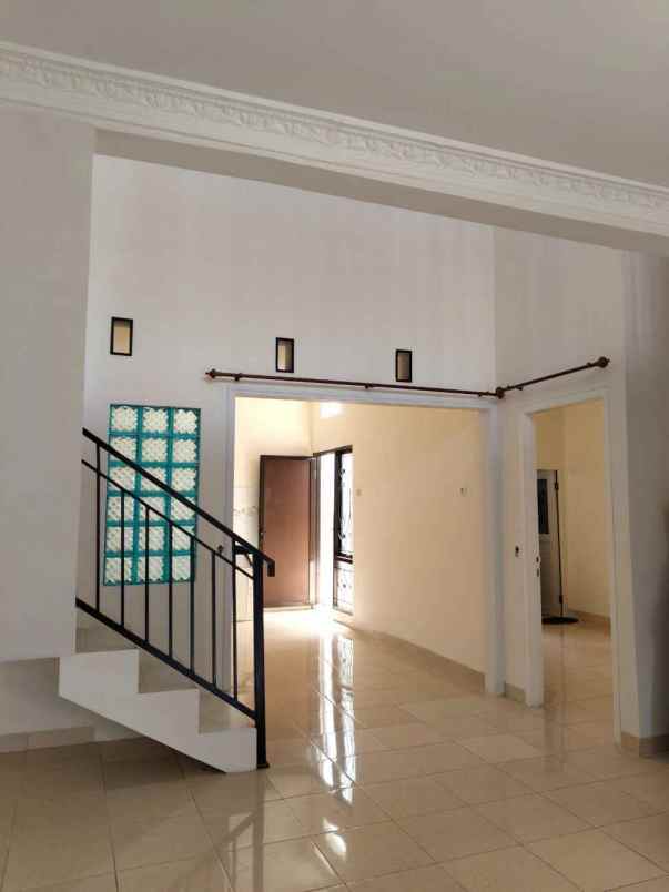 dijual rumah jl raya tapos cimanggis