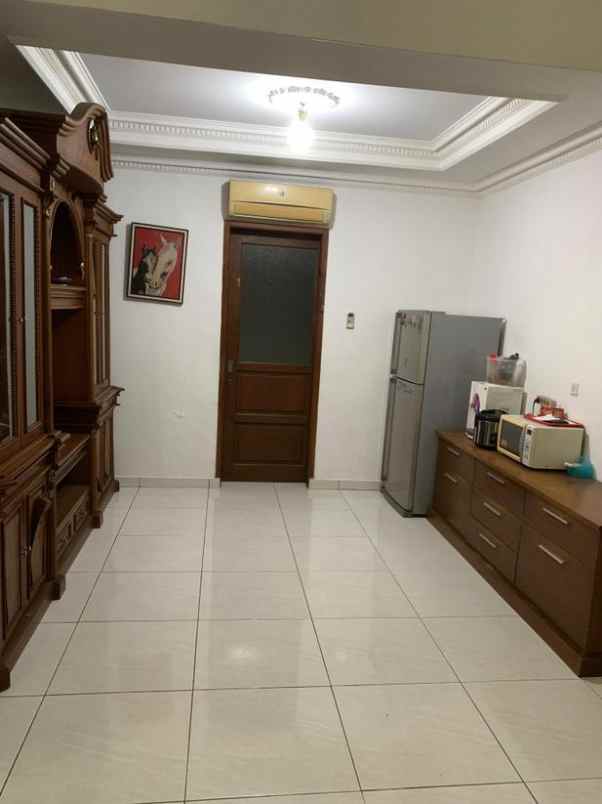 dijual rumah jl saturnus margahayu raya