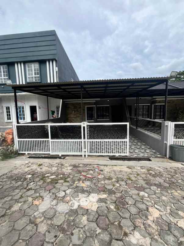 dijual rumah jl srikandi