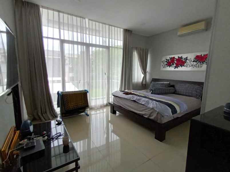 dijual rumah jl sukajadi