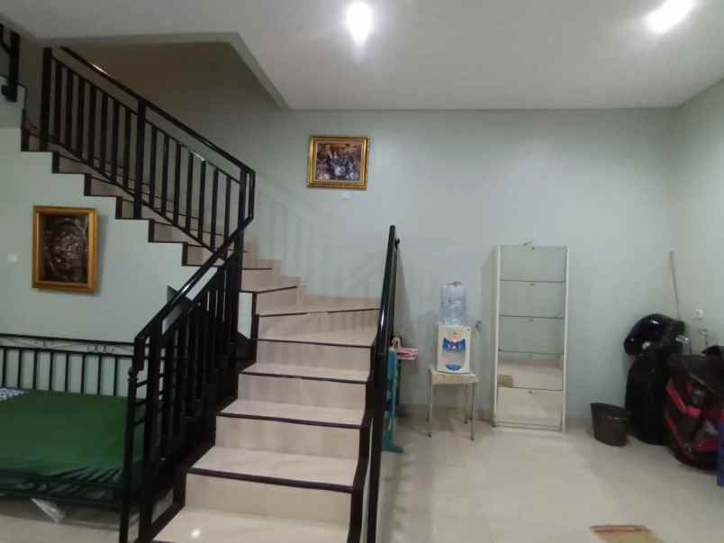 dijual rumah jl sukajadi