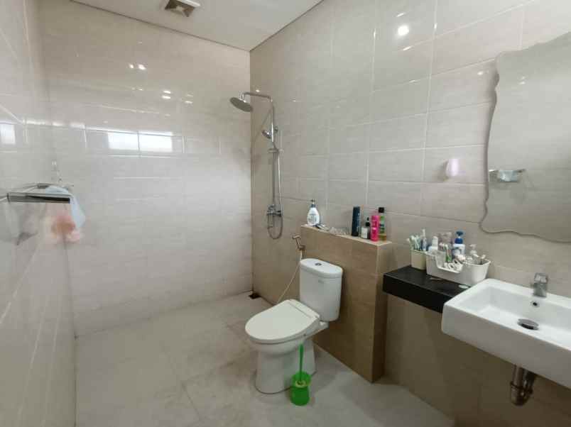 dijual rumah jl sukajadi