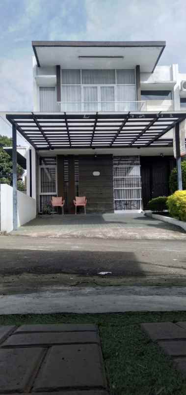 dijual rumah jl sukajadi