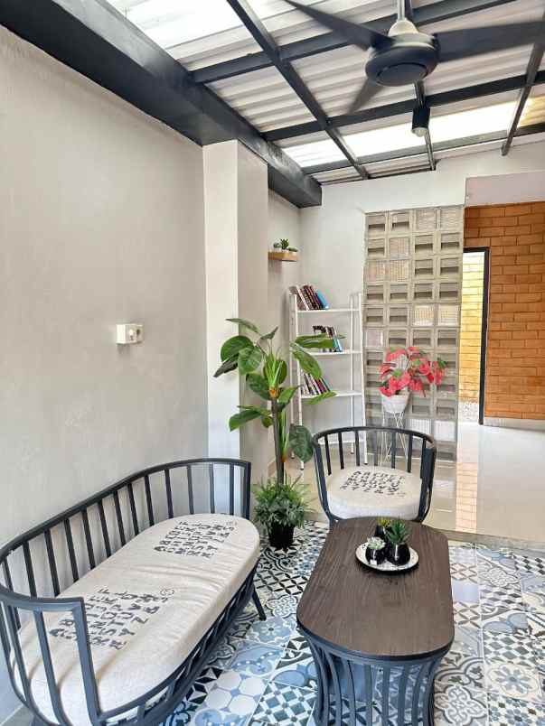 dijual rumah jl telang timur