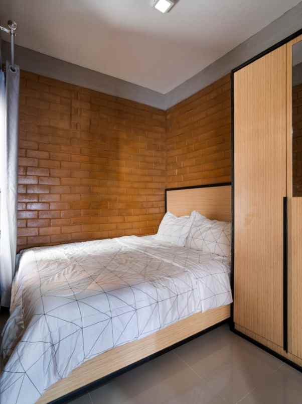 dijual rumah jl telang timur