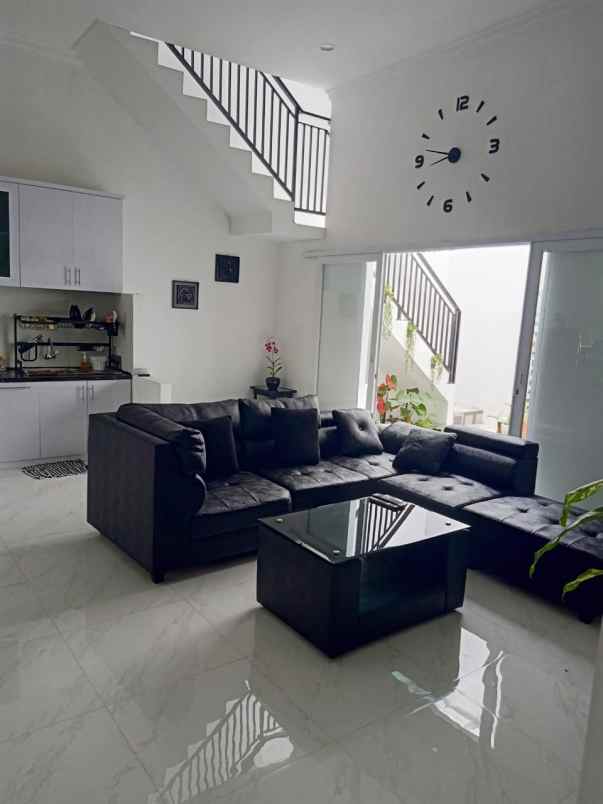 dijual rumah jln pramuka kavling