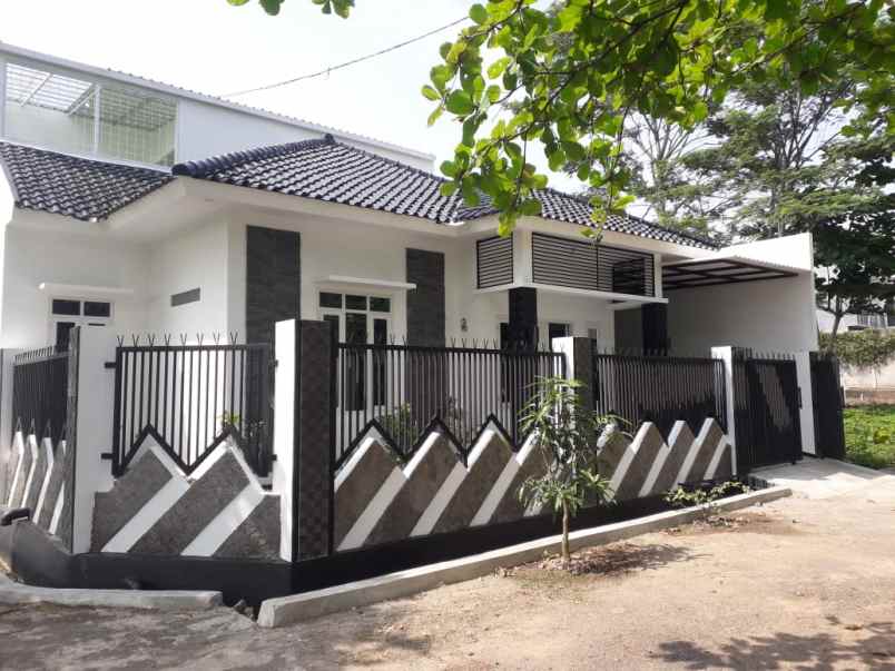 dijual rumah jln pramuka kavling