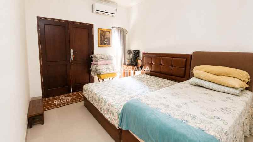 dijual rumah jln raya sawangan depok